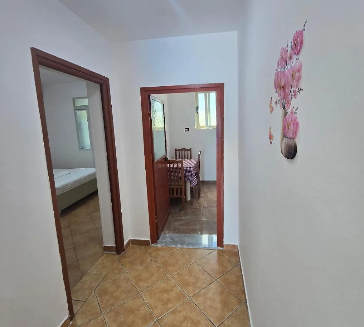 Star Room'S Vlorë 0*,  Albánie